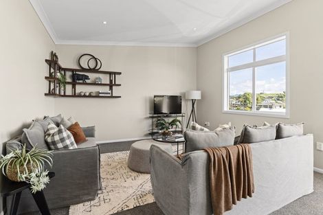 Photo of property in 9 Calvert Road, Moturoa, New Plymouth, 4310