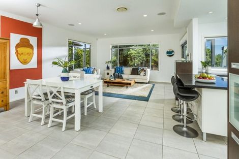 Photo of property in 13 Kittiwake Drive, Schnapper Rock, Auckland, 0632