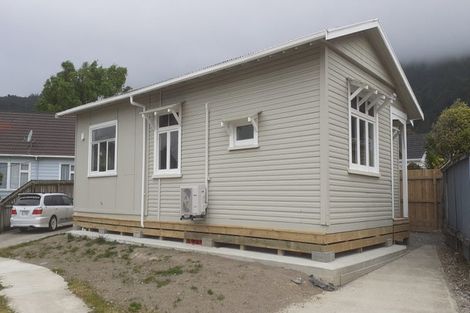 Photo of property in 7 Sinclair Grove, Naenae, Lower Hutt, 5011