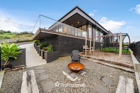 Photo of property in 37 Percy Kinsman Crescent, Riverstone Terraces, Upper Hutt, 5018
