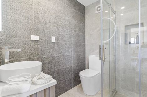 Photo of property in 1/156 Coxhead Road, Wattle Downs, Auckland, 2103