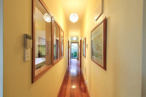 Photo of property in 10 Mitchell Street, Brooklyn, Wellington, 6021