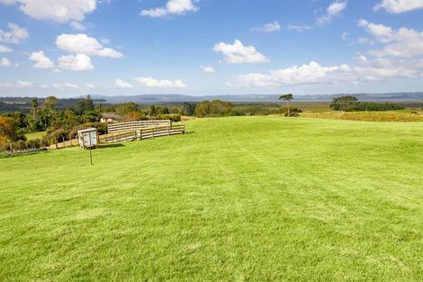 Photo of property in 13 Slater Road, South Head, 0874