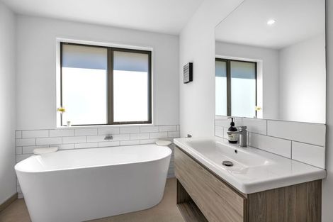 Photo of property in 5 Te Pakiaka Road, Pegasus, 7612