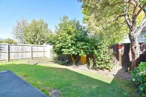 Photo of property in 32 Prestons Road, Redwood, Christchurch, 8051