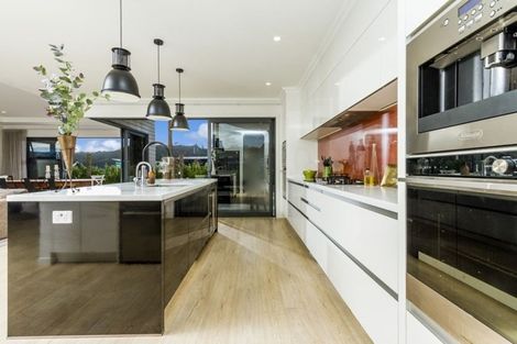 Photo of property in 1 Eric Farley Drive, Kumeu, 0810