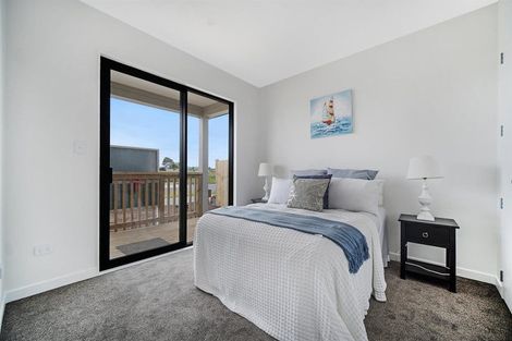 Photo of property in 32 Hari Road, Karaka, 2113