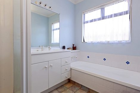 Photo of property in 10 Forbury Way, Taradale, Napier, 4112