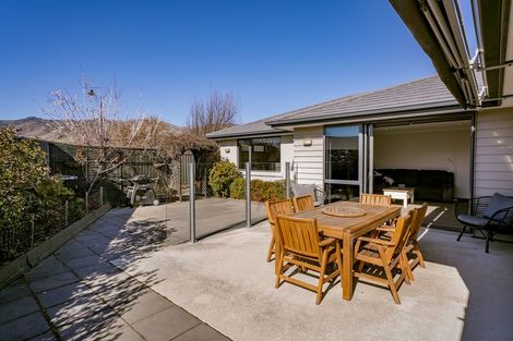 Photo of property in 28 Matthews Crescent, Cromwell, 9310