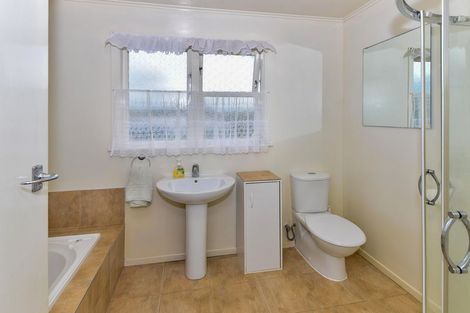 Photo of property in 5 Claymore Street, Manurewa, Auckland, 2102