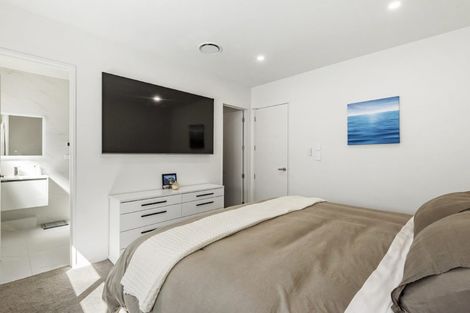 Photo of property in 3 Lemon Grove Lane, Greenhithe, Auckland, 0632