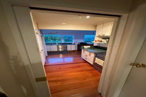 Photo of property in 19 Kiwi Crescent, Tawa, Wellington, 5028