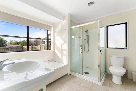 Photo of property in 61 Charntay Avenue, Clover Park, Auckland, 2019