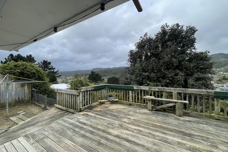Photo of property in 17 Amundsen Grove, Stokes Valley, Lower Hutt, 5019