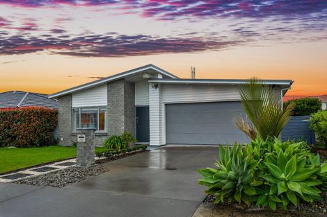 Photo of property in 9a Floyd Road, Riverhead, 0820