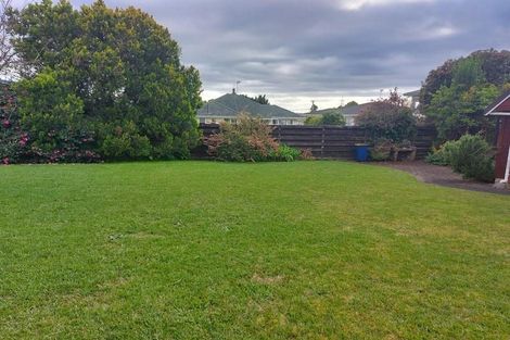 Photo of property in 7 Sunrise Lane, Te Atatu South, Auckland, 0610