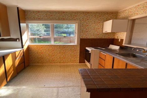 Photo of property in 21 Montana Avenue, Murrays Bay, Auckland, 0630