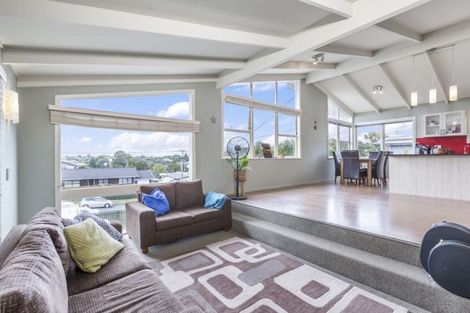 Photo of property in 50 Hogans Road, Glenfield, Auckland, 0629