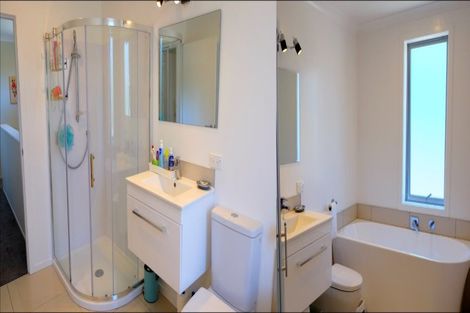 Photo of property in 102u1 Chester Road, Tawa, Wellington, 5028