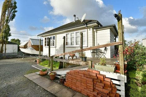 Photo of property in 2 Waiwera Avenue, Parakai, 0830