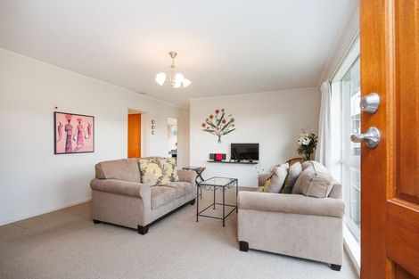 Photo of property in 2 Wharite Place, Awapuni, Palmerston North, 4412