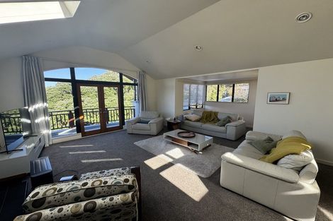 Photo of property in 9a Wadestown Road, Wadestown, Wellington, 6012