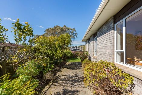 Photo of property in 10 James Cook Drive, Whitby, Porirua, 5024