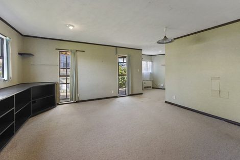 Photo of property in 201 Queens Drive, Lyall Bay, Wellington, 6022