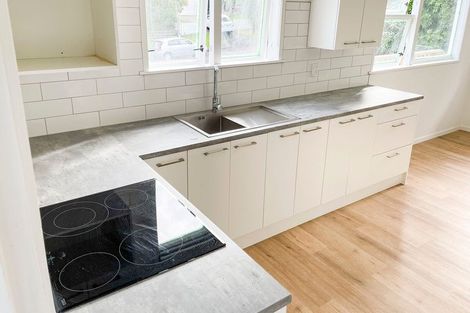 Photo of property in 17 Lemnos Place, Titirangi, Auckland, 0604