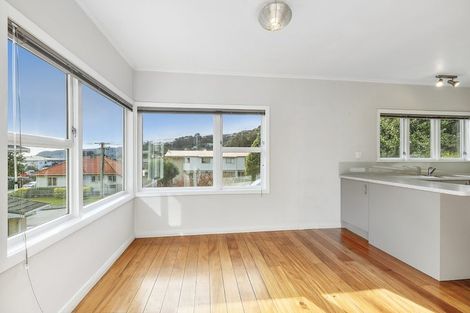 Photo of property in 4 Mana View Road, Paremata, Porirua, 5026