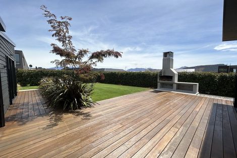 Photo of property in 5 Mcdonald Street, Wanaka, 9305