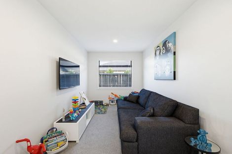 Photo of property in 11 Crete Road, Rangiora, 7400