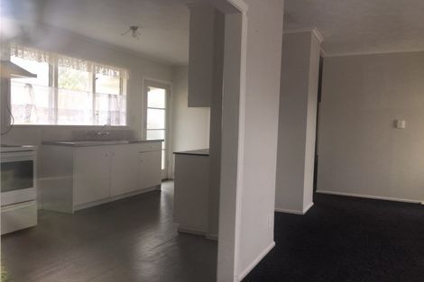 Photo of property in 37 Spence Road, Henderson, Auckland, 0612