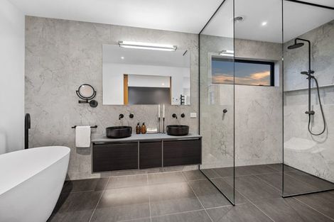 Photo of property in 9 Ridgelea Road, Long Bay, 0792