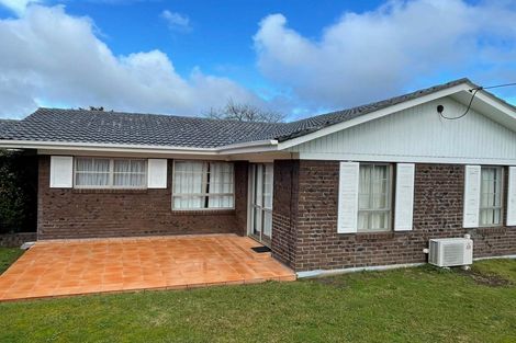 Photo of property in 2 Fitzwater Place, Henderson, Auckland, 0612