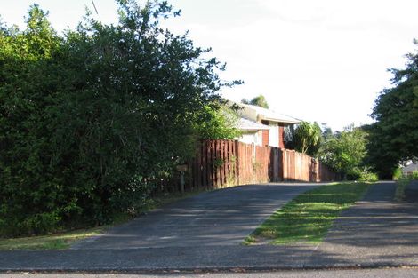Photo of property in 80 Lantana Road, Green Bay, Auckland, 0604