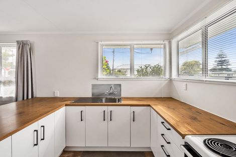 Photo of property in 223 Puriri Street, Castlecliff, Whanganui, 4501