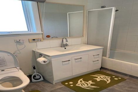 Photo of property in 47 Greenslade Crescent, Northcote, Auckland, 0627