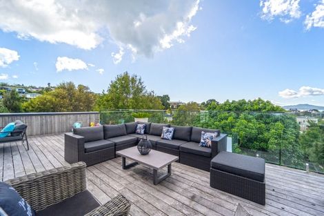 Photo of property in 50 Parr Terrace, Castor Bay, Auckland, 0620