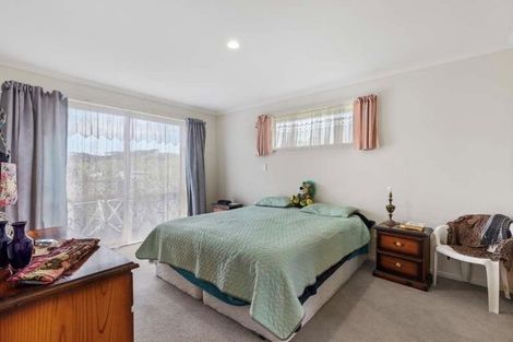 Photo of property in 37 Cabeleigh Drive, Helensville, 0800
