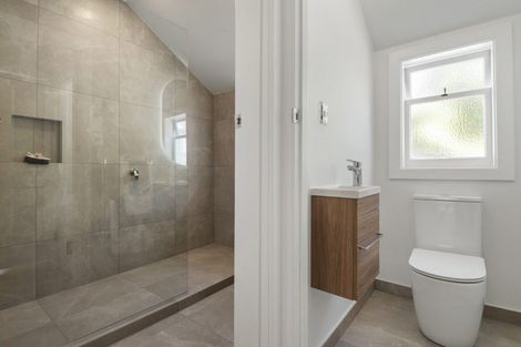 Photo of property in 95 Vauxhall Road, Devonport, Auckland, 0624