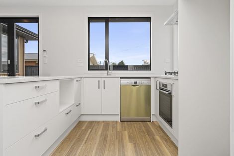 Photo of property in 4u1 Heath Street, Saint Andrews, Hamilton, 3200