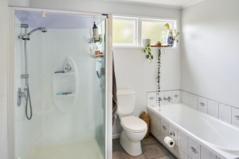 Photo of property in 3 Flint Way, Northland, Wellington, 6012