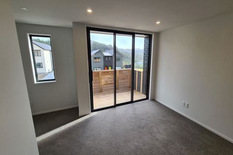 Photo of property in 21 Holystone Road, Whitby, Porirua, 5024