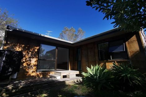 Photo of property in 1295 Whangaparaoa Road, Army Bay, Whangaparaoa, 0930