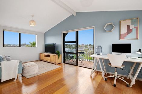 Photo of property in 23a Rosario Crescent, Red Beach, 0932