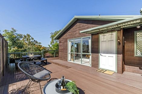 Photo of property in 18 Edgeworth Road, Glenfield, Auckland, 0629
