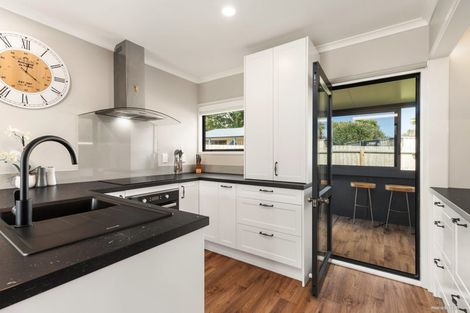 Photo of property in 71 Hamilton Drive, Waiuku, 2123