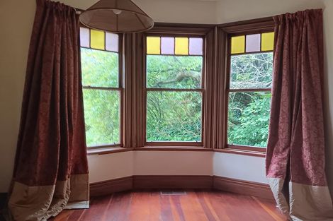 Photo of property in 90 Glenmore Street, Northland, Wellington, 6012