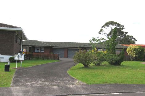 Photo of property in 2/6 Annette Avenue, Te Atatu South, Auckland, 0610